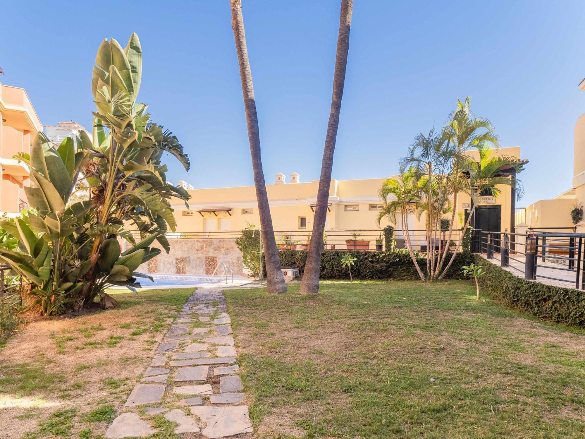 Nuevo Con Piscina Y Parking En La Playa Apartamento Benagalbón Exterior foto